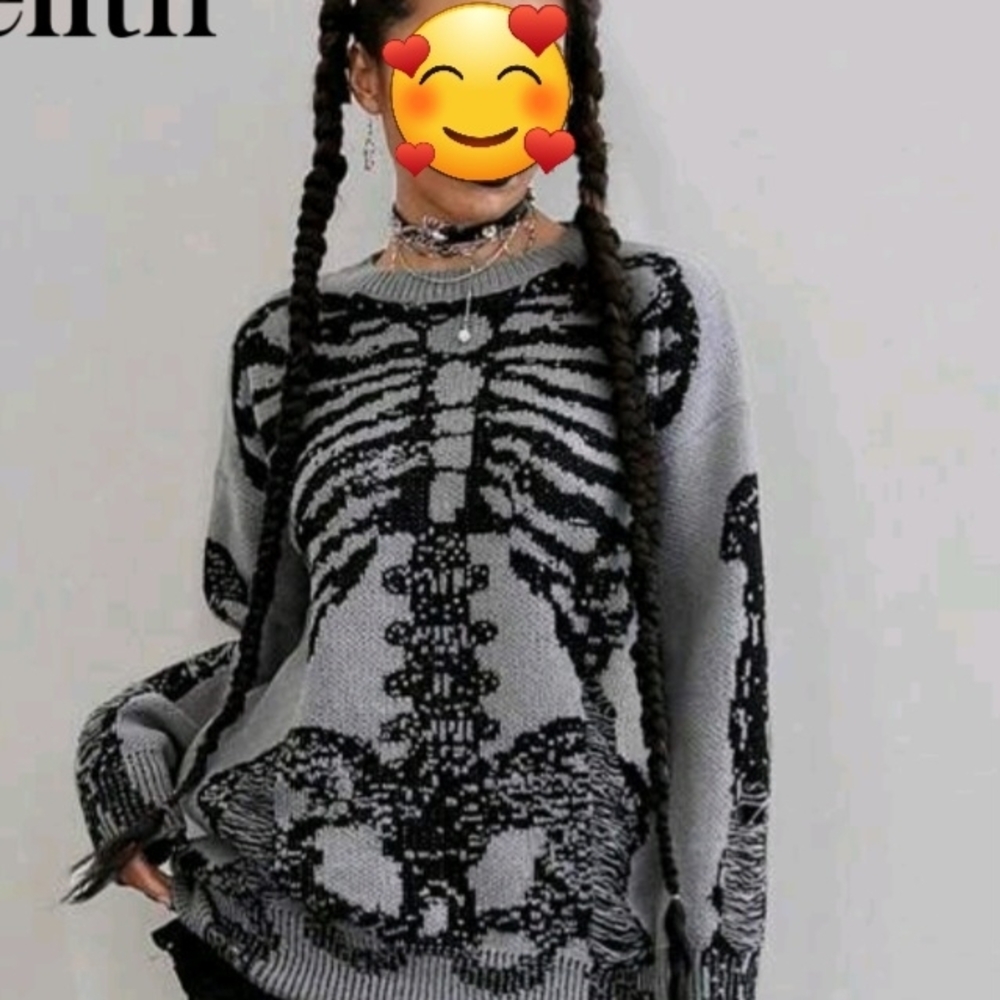 🚫🚫🚫SOLD🚫🚫🚫Chic Skeleton Pattern Sweater in Black and Gray
